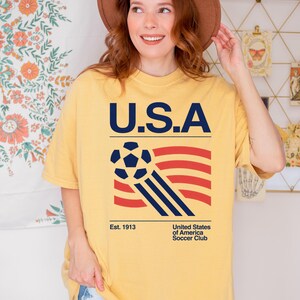 USA Soccer World Vintage Comfort Colors Shirt, USA Soccer Retro Shirt, United States Football Tee, US Soccer Gift bild 3