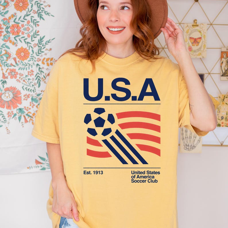 USA Soccer World Vintage Comfort Colors Shirt, USA Soccer Retro Shirt, United States Football Tee, US Soccer Gift bild 3