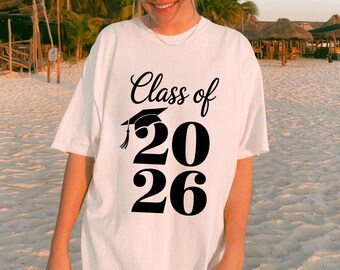2026年卒業生Tシャツ、2026年シニアTシャツ、コンフォートカラーズ卒業Tシャツ、2026年卒業生ギフト、高校卒業シャツ、2026年大学卒業