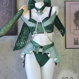 Green Sequin Rave Outfit: Poison Ivy Festival Costume with Pearl Chain - Shoulder Wings