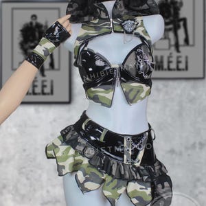 Camo Rave Outfit: Hooded Military Costume with Chains
