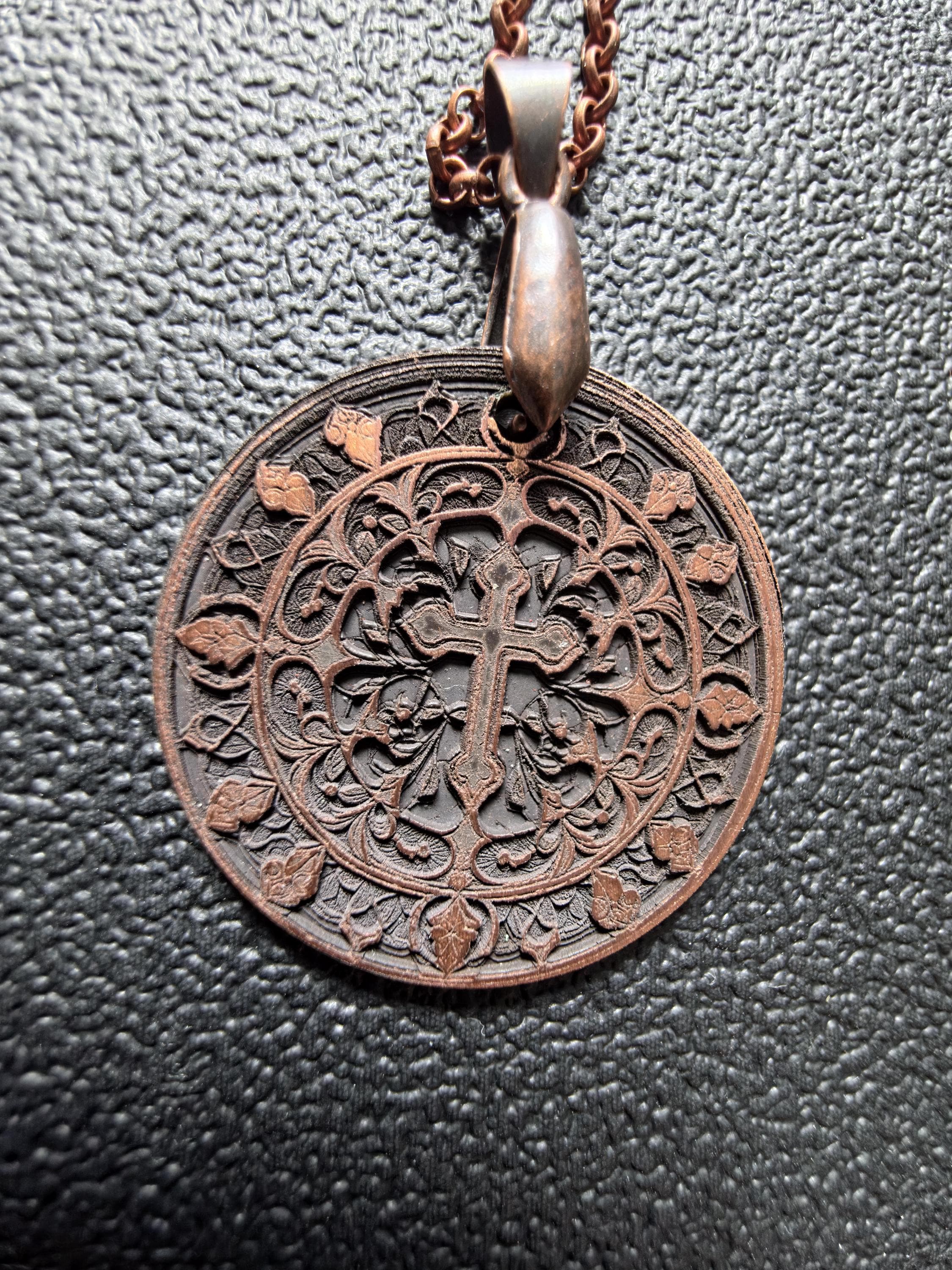 Pendentif Ancien Art Nouveau / Art Déco – Croix Religieuse En Acier Argenté, Bijou Vintage, Sans Marque