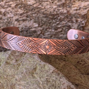 Engraved Copper Bangle Bracelet with Southwestern Geometric Pattern - Magnetic Cuff in Native American & Ethnic Chic Style