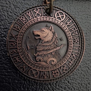 Handgefertigter mystischer Wolf-Anhänger aus Kupfer, Totemtier für Freigeister, Wikingerwolf der Stärke und des Mutes, einzigartiges und originelles Geschenk