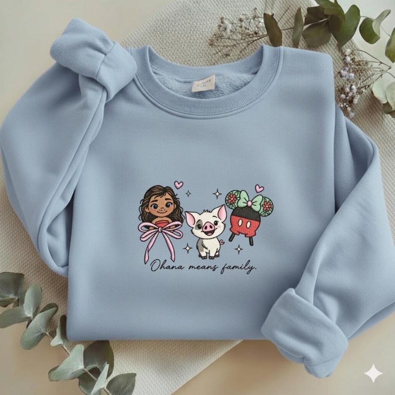 Puede incluir: Un letrero de madera r&uacute;stico con la frase "Welcome to our porch" en letras blancas. El letrero presenta un acabado envejecido y un dise&ntilde;o sencillo y acogedor, ideal para la decoraci&oacute;n exterior.