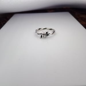 Anello in argento sterling con filo spinato – Gioiello gotico punk di tendenza, regolabile immagine 7