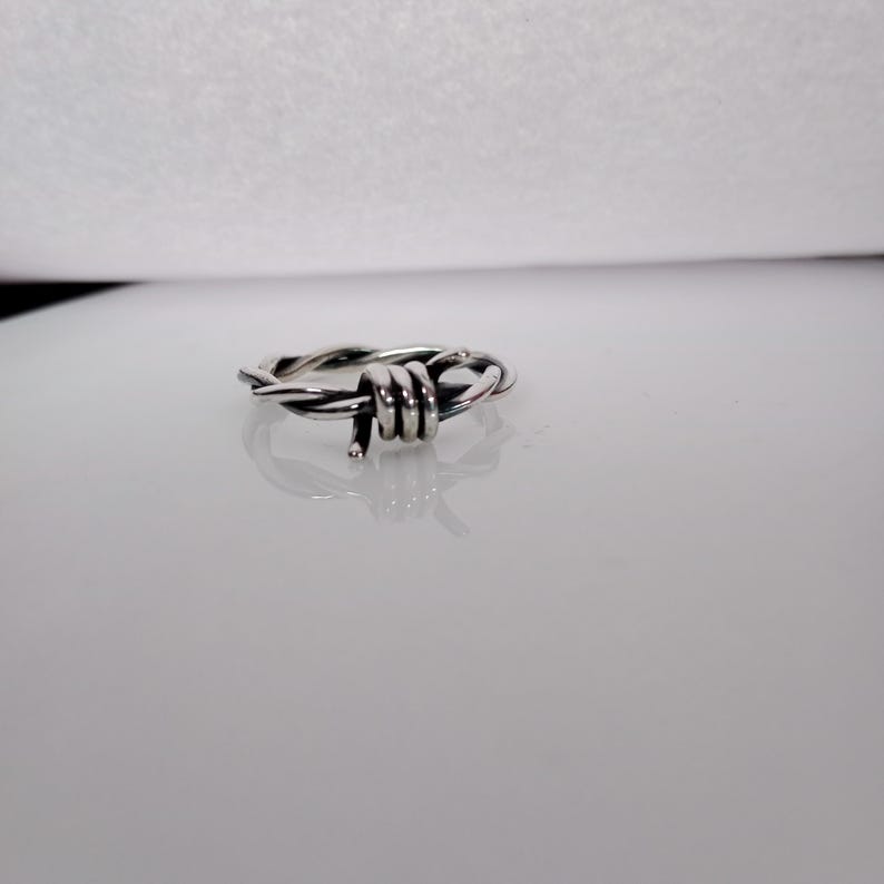 Anello in argento sterling con filo spinato – Gioiello gotico punk di tendenza, regolabile immagine 6
