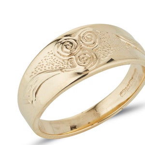 Newgrange Spiral Celtic Ring in Gold