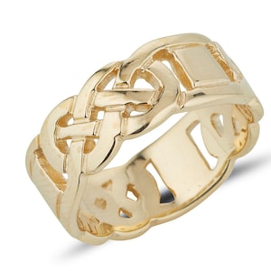 Celtic Box Ring in Gold
