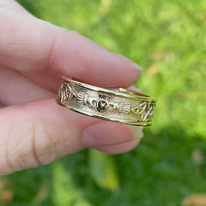 HAUT Aaron Claddagh in Gold