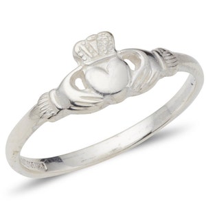 Sterling Silver Dainty Claddagh Ring