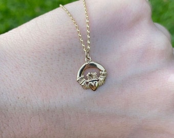 Claddagh Necklace in 9ct Gold