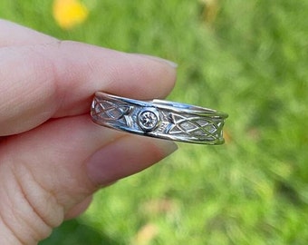 Noeud d'amoureux celtique avec pierres de naissance en argent sterling