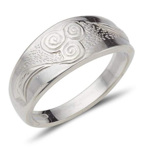 Newgrange Celtic Ring in Sterling Silver