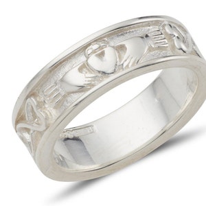 Ladies Claddagh Band in Sterling Silver