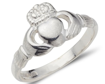 White Gold Antique Style Claddagh Ring