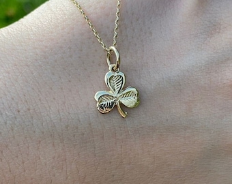 Shamrock Necklace in 9ct Gold