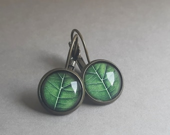 Vintage Leaf Earrings. Green Leaf  Earrings. Leaf Drop Earrings. Green Earrings. Gift Idea. Nature Earrings, Boho Earrings, Vintage Earrings