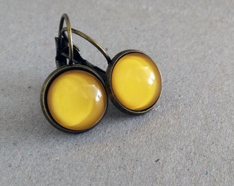 Yellow Drop Earrings. Vintage Style Drop Earrings. Fall Earrings. Autumn Earrings. Boho Yellow Earrings. Honey Yellow Earrings.Canary Yellow