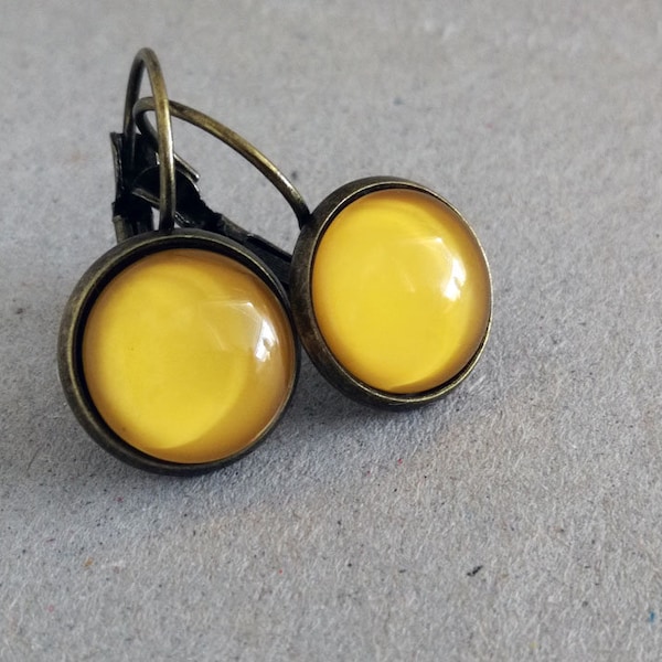 Yellow Drop Earrings. Vintage Style Drop Earrings. Fall Earrings. Autumn Earrings. Boho Yellow Earrings. Honey Yellow Earrings.Canary Yellow
