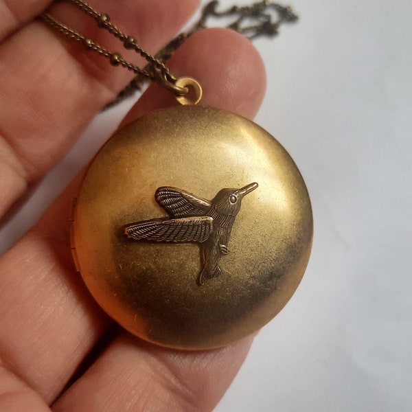 Vintage Hummingbird Locket. Boho Locket Necklace. Brass Hummingbird Necklace. Bird Locket. Hummingbird Locket. Boho Round Locket. Gift Idea