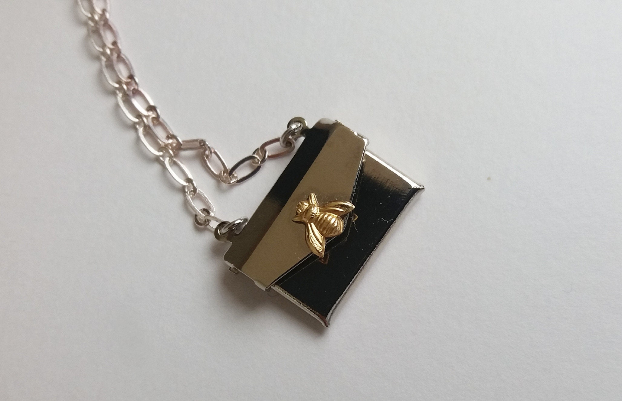 LV & Me Necklace, Letter R S00 - Fashion Jewelry