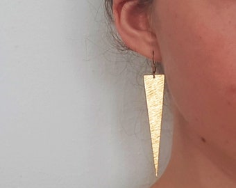 Textured Brass Triangle Earrings. Triangle Earrings. Long Triangle Earrings. Modern Earrings. Minimalist Earrings. Geometric Earrings