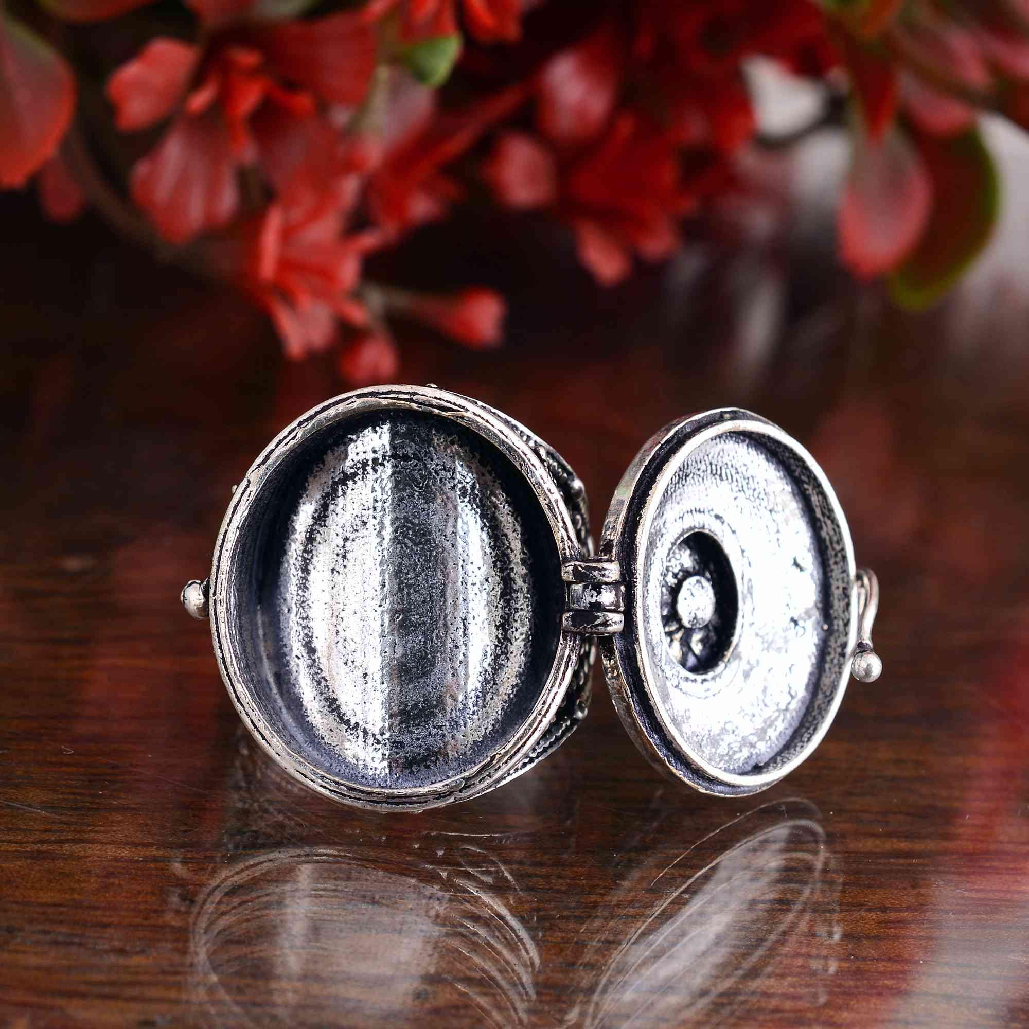 宝石シルバーメッキポイズンリング、ゴシックロケット、秘密のコンパートメント - Etsy 日本 POPLYKE ポイズンリング スターリングシルバー シークレット隠しコンパートメントリング ケルトノット ロケット ジュエリー ギ