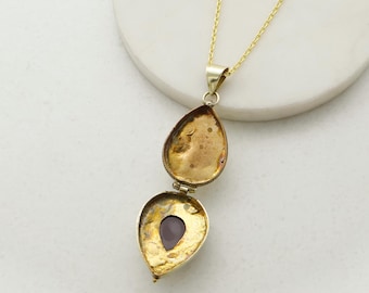 Collar con medallón vintage de caja de veneno, colgante gótico de lágrima, joya con compartimento secreto, collar de oro con piedra negra, amuleto de estilo victoriano.