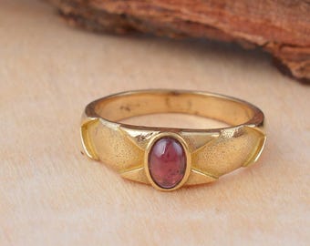 Gold Red Stone Ring, Vintage Boho Gemstone Ring, Oval Cabochon Ring, Adjustable Gold Ring, Minimalist Red Crystal Ring, Gift for Her Jewelry