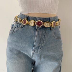 Cinturón de cadena con reloj rojo, cinturón de eslabones múltiples de oro Y2K, cadena de cintura con esfera de reloj retro, cadena de cadera, joyería gótica punk, accesorio para jeans