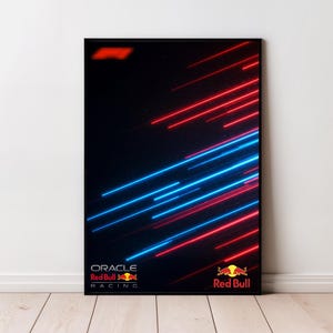 Pode incluir: Um conjunto de três canecas de cerâmica com acabamento fosco e salpicado. As canecas são em tons de creme, cinza claro e cinza escuro. Cada caneca tem um design simples e minimalista.