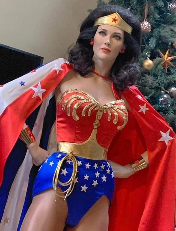 The new Wonder Woman.  Wonder woman costume, Wonder woman cosplay, Costumes  for women