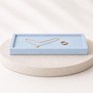 Rechteckiges Dekotablett aus Beton LINEA – Minimalistisches Ablage- und Schmucktablett – 17 × 9 cm