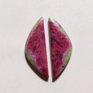 33,90 ct naturlig rubin zoisit cabochon matchande ädelsten 33 x 12 MM 23