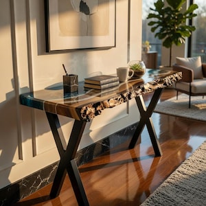 Può includere: Un cartello in legno rustico con la scritta "Welcome to our home" in lettere bianche. Il cartello presenta una finitura invecchiata e un design semplice e invitante, perfetto per un portico o un ingresso.