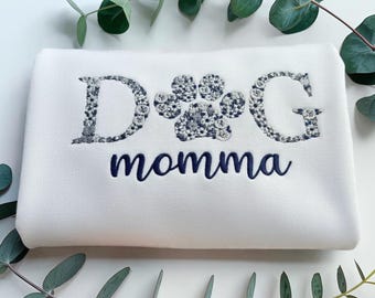 Custom Floral Dog Mama Embroidered Shirt, Personalized Pet Name Embroidery Sweatshirt, Flower Paw Print Crewneck, New Dog Mom Gift Idea