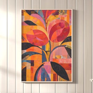 Peut inclure: Impression d'art floral abstrait dans un cadre blanc. L'œuvre présente de grandes fleurs stylisées dans des tons de rouge, d'orange et de rose, avec des accents noirs et bleus. Le fond a un motif patchwork avec des lignes verticales et horizontales dans des tons chauds.