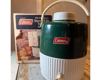 Vintage 1973 Coleman Cooler Green & White 27.5