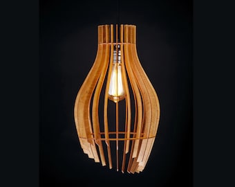 Lampada a sospensione in compensato Winelight Сherry: paralume geometrico in legno, luce scandinava