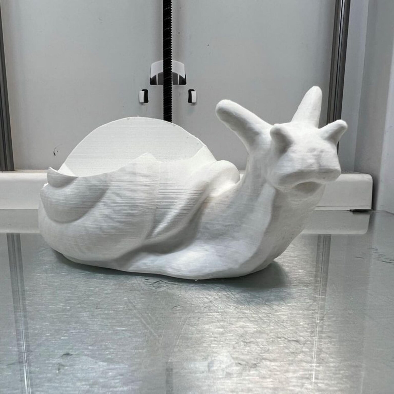 Soporte para Echo Dot con forma de caracol / Soporte para altavoz inteligente con forma de animal / Accesorio decorativo para escritorio, estante y mesita de noche