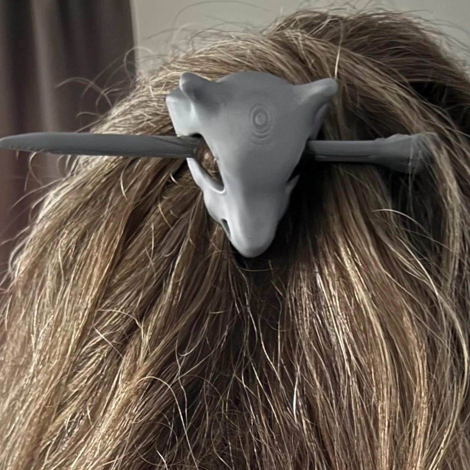 Bone Skull Hair Clip • Monster-Inspired Hair Accessory • Gaming Style Hair Pin for Cosplay or Everyday Wear