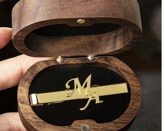 Fermacravatta personalizzato con iniziale, fermacravatta personalizzato con incisione, accessorio da sposo per matrimonio