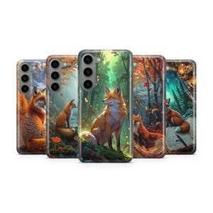 Peut inclure: Cinq coques de téléphone avec des illustrations détaillées de renards dans des scènes de forêt. Les coques présentent des couleurs vives, avec des tons automnaux. Les dessins représentent des renards dans leur habitat naturel.