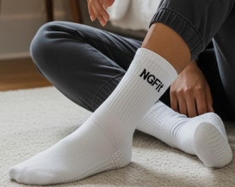 Calcetines de pilates con retrato de mascota bordado a medida, calcetines antideslizantes para yoga y barra.