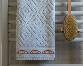 Floral Border Embroidery Design – Elegant Towel Accent (Digital Download)