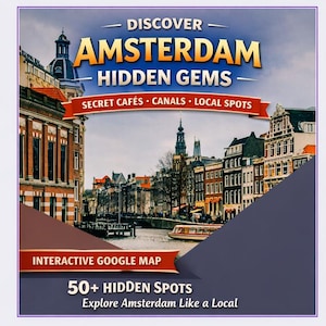 Könnte beinhalten: Werbebild für Amsterdam-Tourismus. Es zeigt eine Kanalansicht mit Gebäuden und einem Boot. Der Text enthält "Discover Amsterdam Hidden Gems" und "Secret Cafés, Canals, Local Spots". Beworben wird eine interaktive Google Map mit über 50 versteckten Orten.