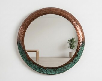 Espejo redondo de cobre martillado con pátina verde / Espejo de pared rústico moderno / Espejo de tocador de baño industrial hecho a mano / Decoración de estilo rústico