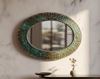 Handgemaakte spiegellijst van gehamerd koper – rustieke elegantie in elk detail