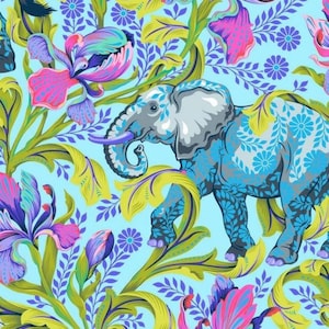 Pode incluir: Um padrão vibrante com um elefante azul adornado com desenhos florais, sobre um fundo azul claro. O design incorpora flores coloridas em rosa, roxo e azul, com folhagem verde e amarela. O tema geral é uma ilustração botânica caprichosa.